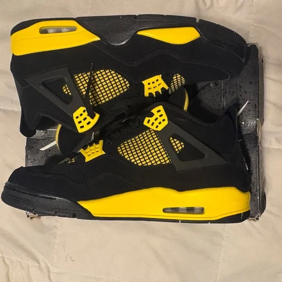 Jordan Athletic Shoes - Black - Picture 5 of 8